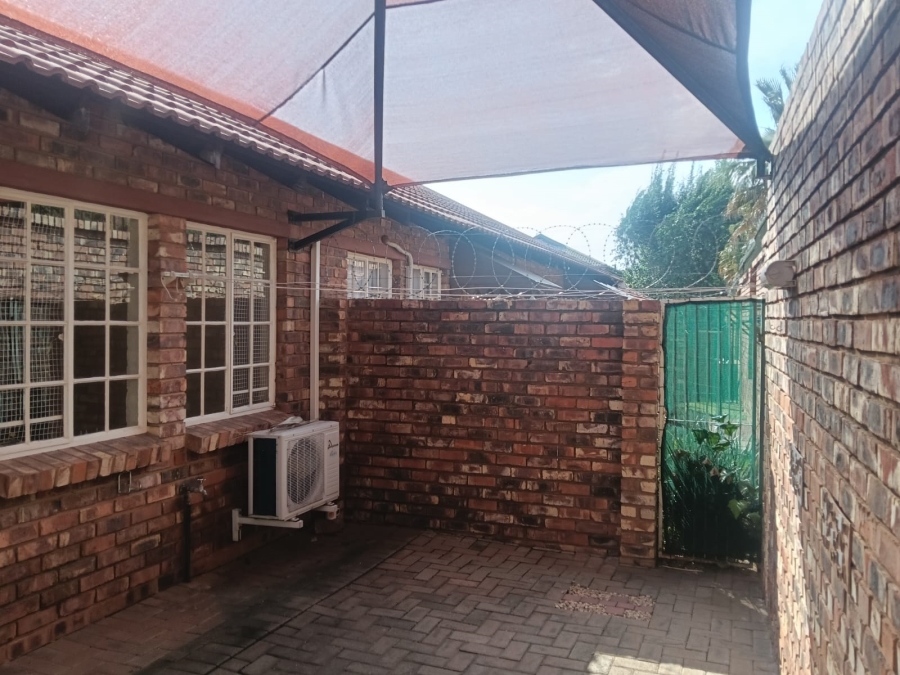 To Let 2 Bedroom Property for Rent in Pentagon Park Free State